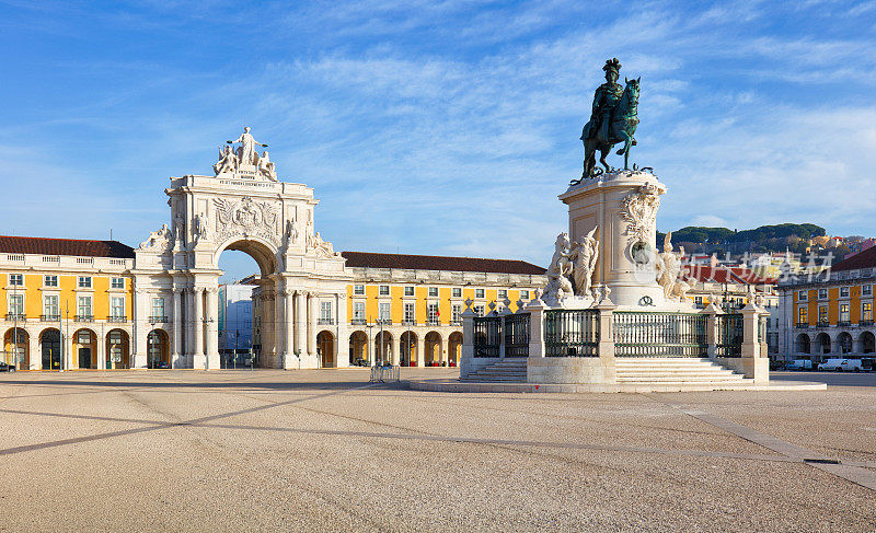 Rua Augusta Arch是葡萄牙里斯本商业广场上的一座凯旋的历史建筑